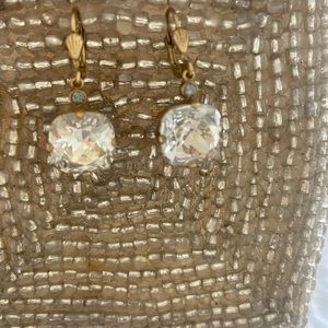 Vintage feel rad rhinestone earrings